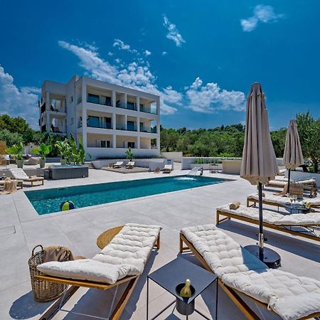 Luxury Villa Del Sogno With Pool, Jacuzzi, Parking Okrug Gornji Kültér fotó
