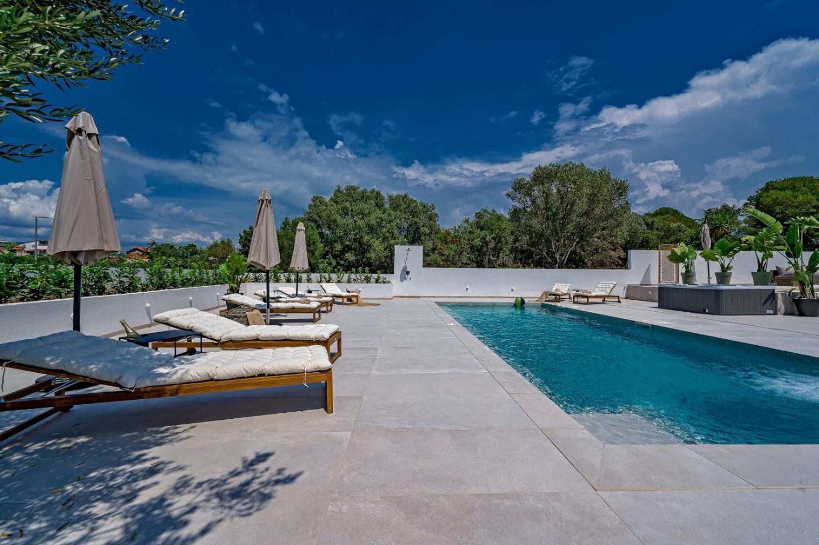 Luxury Villa Del Sogno With Pool, Jacuzzi, Parking Okrug Gornji Kültér fotó