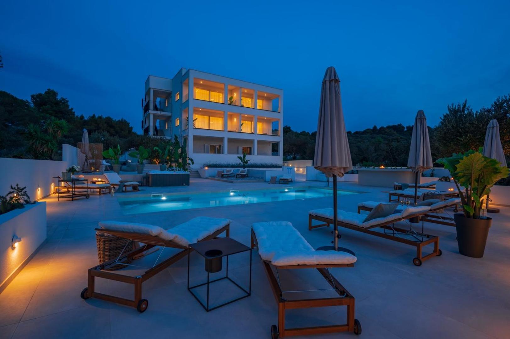 Luxury Villa Del Sogno With Pool, Jacuzzi, Parking Okrug Gornji Kültér fotó