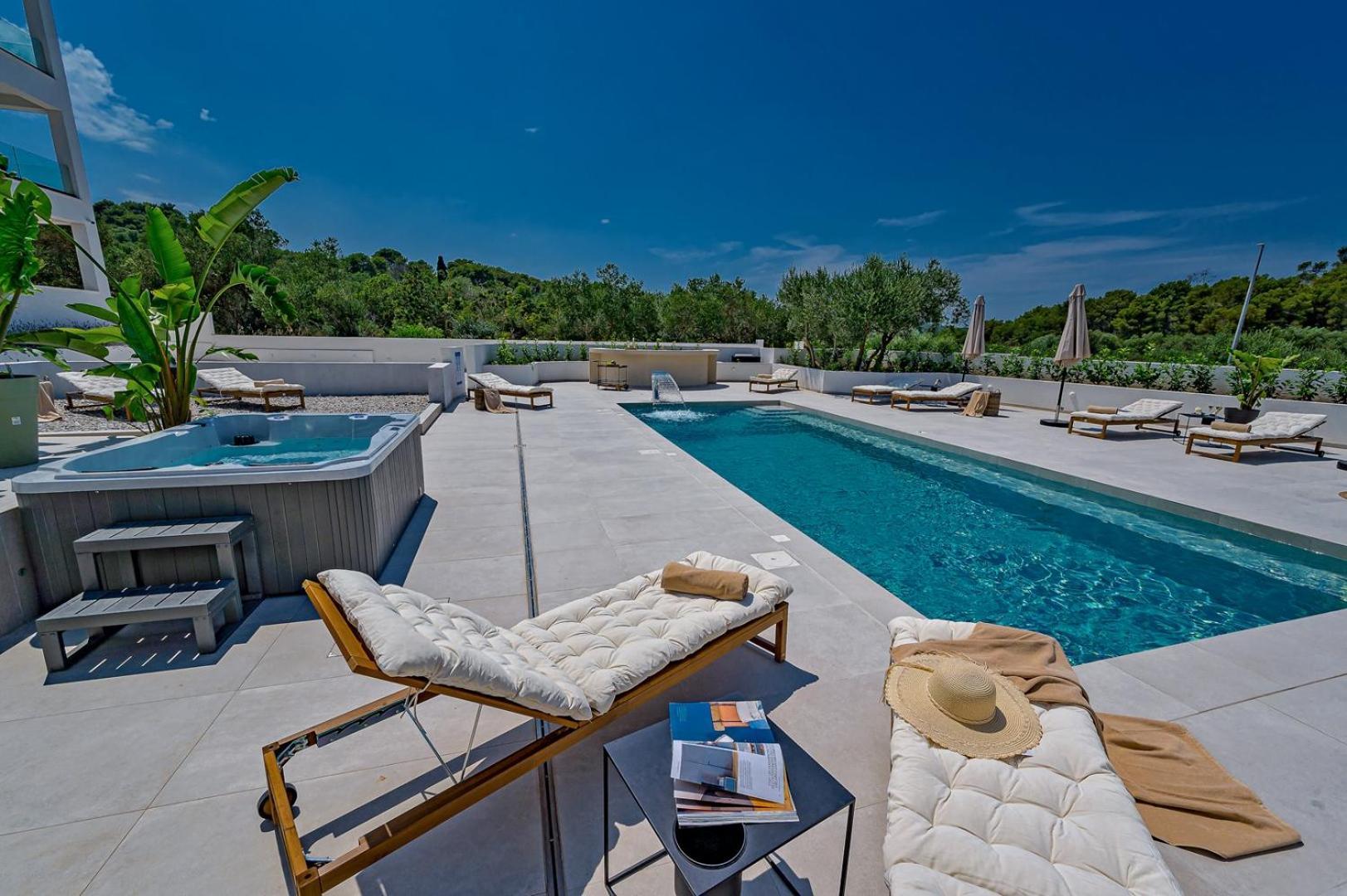 Luxury Villa Del Sogno With Pool, Jacuzzi, Parking Okrug Gornji Kültér fotó
